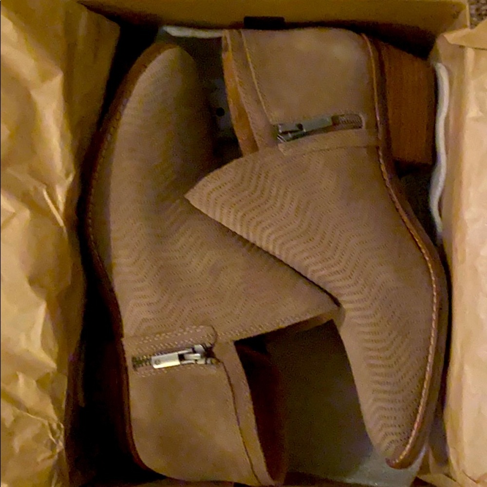 Lucky Brand Fhuna Booties